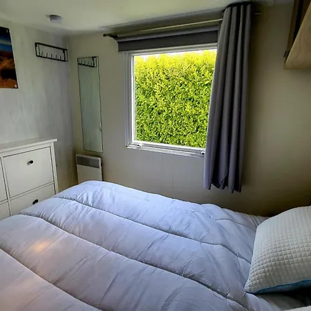 The Dune - 2 Bedrooms Family House In With Free Parking And 3 Bikes Holiday home *